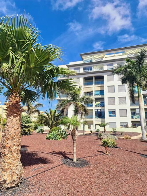 Homely Apt In Modern Building With Pool San Miguel de Abona Exteriör bild