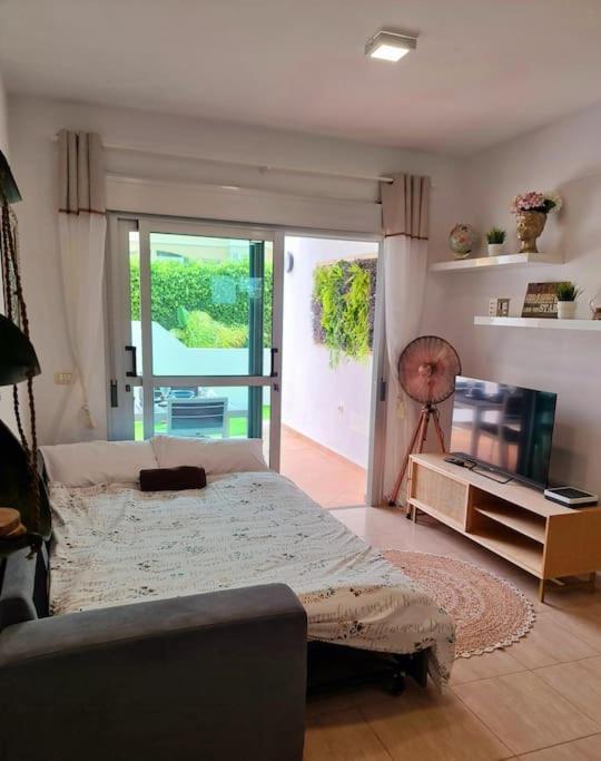Homely Apt In Modern Building With Pool San Miguel de Abona Exteriör bild