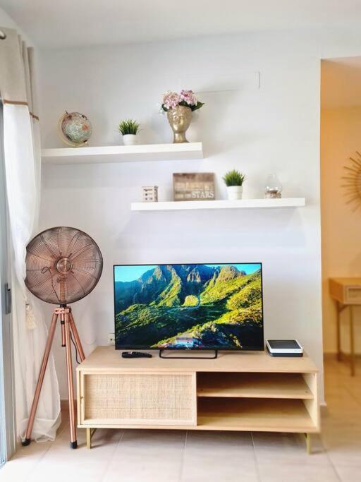 Homely Apt In Modern Building With Pool San Miguel de Abona Exteriör bild