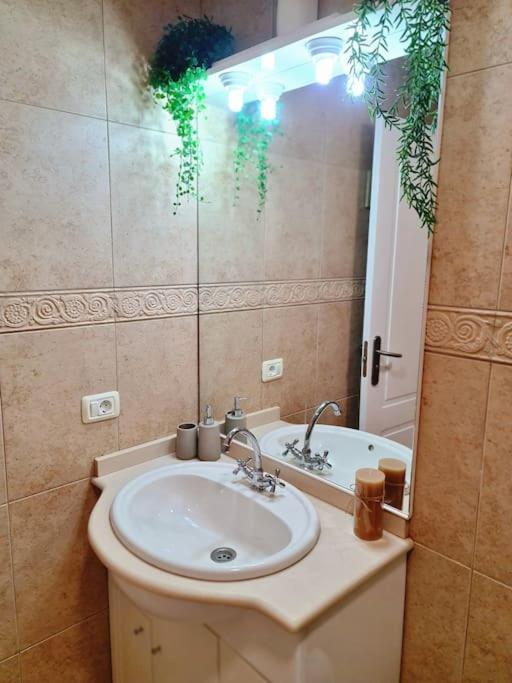 Homely Apt In Modern Building With Pool San Miguel de Abona Exteriör bild